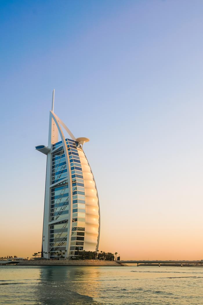 Фотокартина Отель Burj Al Arab на рассвете