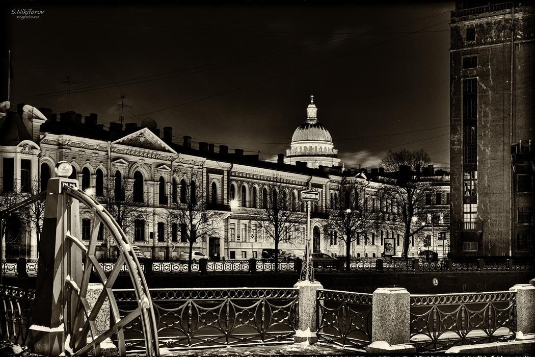 Вид на Исаакиевский собор от Почтамтского моста - интерьерная фотокартина