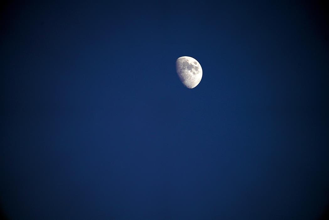 Луна - интерьерная фотокартина