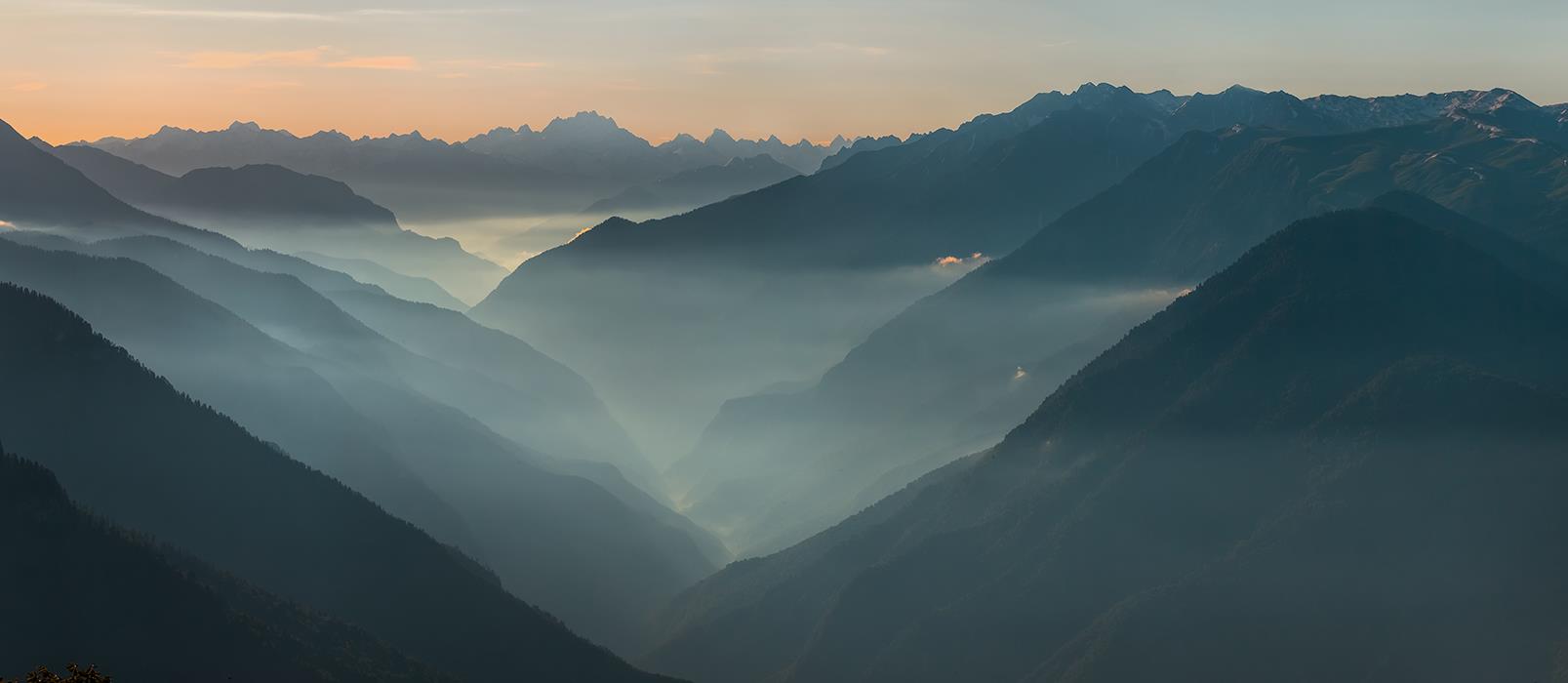 Туман в горной долине - интерьерная фотокартина