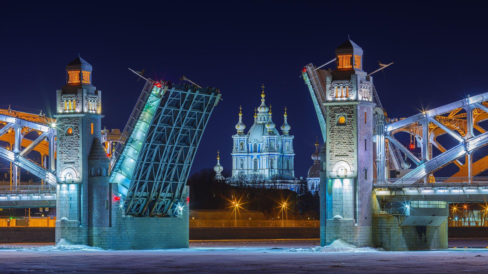 Вид на Смольный собор - интерьерная фотокартина